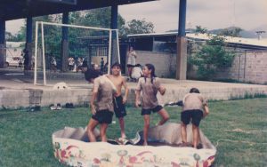 Recordamos una de las actividades que se realizaron en 1998 para la diversión de nuestros alumnos.